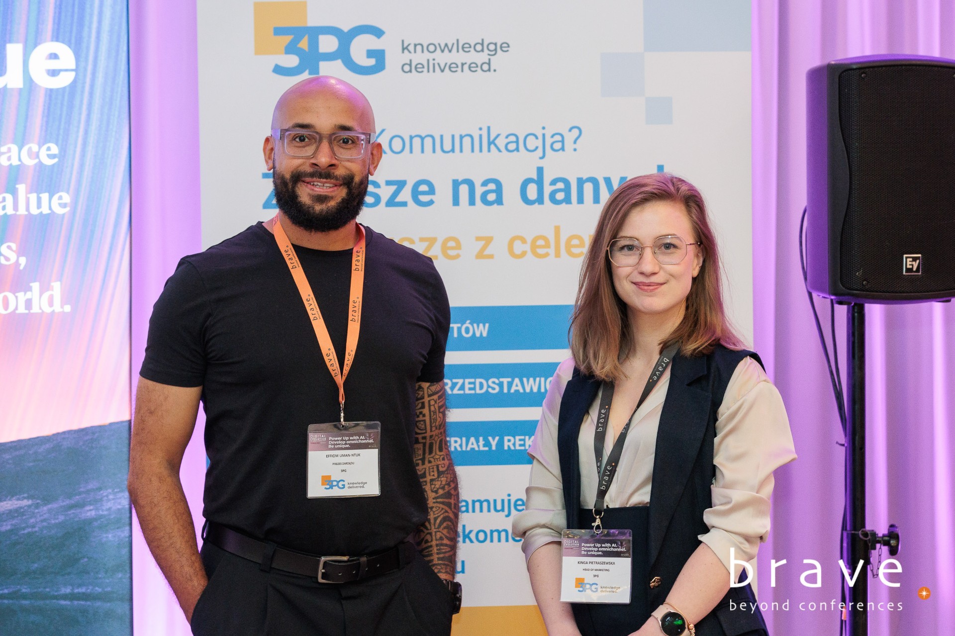 Zespół 3PG przy ściance „Komunikacja? Zawsze na danych, zawsze z celem”